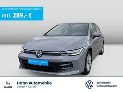 Mondsteingrau Gebraucht 2024 VW Golf VIII Life Limousine | 24.930 € (Fairer Preis)