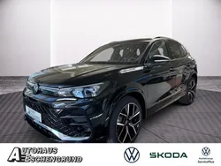 Grenadillschwarz metallic Neu 2025 VW Tiguan R-line SUV | 53.990 €