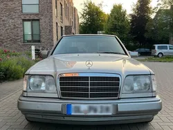 Silber Gebraucht 1993 Mercedes E420 Limousine | 21.500 €