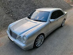 Silber Gebraucht 2001 Mercedes E220 Avantgarde Limousine | 3.700 € (Fairer Preis)