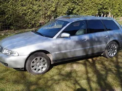 Silber Gebraucht 1999 Audi A6 Kombi | 800 €