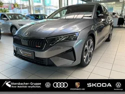 Graphitegrau metallic Gebraucht 2025 Skoda Octavia RS Kombi | 42.790 € (Fairer Preis)