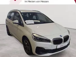 Alpinweiß Gebraucht 2020 BMW 216 Gran Tourer Sport Line Van / Kleinbus | 17.990 € (Fairer Preis)
