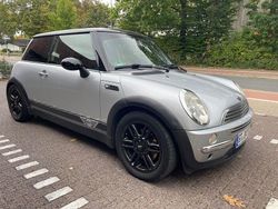 Grau Gebraucht 2001 Mini Cooper Kleinwagen | 2.000 €