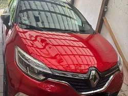 Rot Gebraucht 2019 Renault Captur Collection SUV | 12.499 € (Fairer Preis)