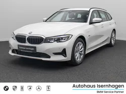 Alpinweiß uni300schwarz Gebraucht 2022 BMW 320e Sport Line Limousine | 23.499 € (Superpreis)