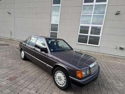 Violett Gebraucht 1991 Mercedes 190 Limousine | 4.900 €