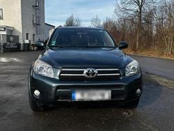 Grün Gebraucht 2007 Toyota RAV4 SUV | 5.500 € (Fairer Preis)