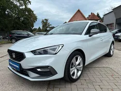 Weiß Gebraucht 2024 Seat Leon FR-Line Limousine | 27.490 € (Fairer Preis)
