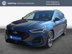 Blau Gebraucht 2023 Ford Focus ST-Line Kombi | 23.928 € (Guter Preis)