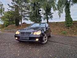 Schwarz Gebraucht 2003 Mercedes C180 Avantgarde Kombi | 3.000 € (Fairer Preis)
