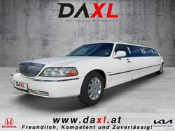 Weiß Gebraucht 2002 Lincoln Town Car Limousine | 7.000 €