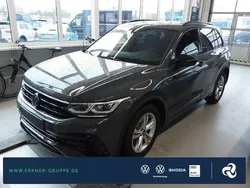 Delfingrau metallic Gebraucht 2023 VW Tiguan R-line SUV | 44.899 € (Guter Preis)