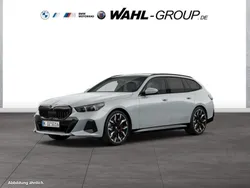 Grau Gebraucht 2025 BMW 540 M Sport Kombi | 77.590 €