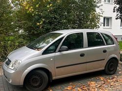 Silber Gebraucht 2004 Opel Meriva Van / Kleinbus | 1.350 € (Superpreis)