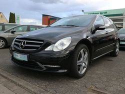 Schwarz metallic Gebraucht 2010 Mercedes R350 AMG Van / Kleinbus | 8.990 € (Fairer Preis)