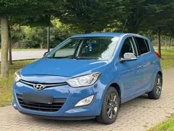 Blau Gebraucht 2015 Hyundai i20 GO! Limousine | 5.750 € (Fairer Preis)