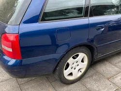 Blau Gebraucht 2000 Audi A4 Kombi | 2.200 € (Guter Preis)