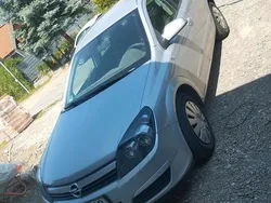 Silber Gebraucht 2005 Opel Astra Kombi | 1.800 € (Fairer Preis)