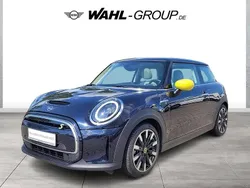 Blau Gebraucht 2022 Mini Cooper SE Hatch Kleinwagen | 19.970 € (Etwas zu teuer)