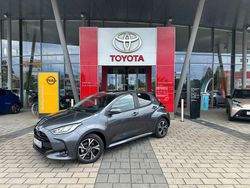 Grau Neu 2025 Toyota Yaris Hybrid Comfort Limousine | 27.690 € (Etwas zu teuer)