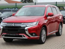 Rot Gebraucht 2021 Mitsubishi Outlander P-HEV Basis SUV | 22.990 € (Fairer Preis)