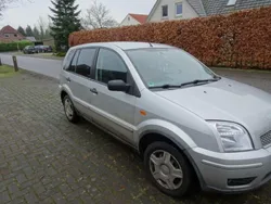Silber Gebraucht 2004 Ford Fusion Kleinwagen | 2.310 €