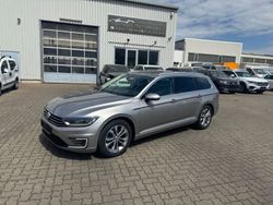 Silber Gebraucht 2016 VW Passat GTE Kombi | 13.900 € (Guter Preis)