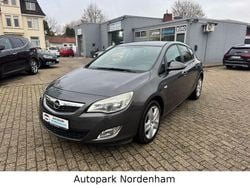 Grau Gebraucht 2011 Opel Astra Design Edition Limousine | 5.950 € (Etwas zu teuer)