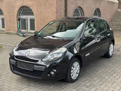 Schwarz Gebraucht 2011 Renault Clio III Expression Limousine | 2.750 € (Fairer Preis)