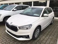 Weiß Gebraucht 2023 Skoda Fabia Ambition Kleinwagen | 16.990 € (Guter Preis)