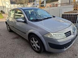 Silber Gebraucht 2003 Renault Mégane II Kleinwagen | 2.500 € (Fairer Preis)
