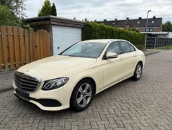 Beige Gebraucht 2019 Mercedes E200 Avantgarde Limousine | 10.950 €