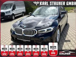 Black sapphire metallic (metallic) Gebraucht 2023 BMW 320e M Sport Kombi | 37.280 € (Guter Preis)