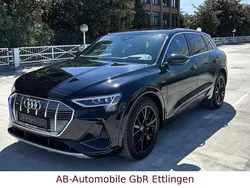Brillantschwarz Gebraucht 2023 Audi e-tron S-Line SUV | 43.900 € (Fairer Preis)