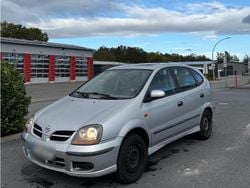 Silber Gebraucht 2001 Nissan Almera Limousine | 2.750 €