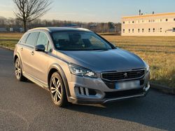 Grün Gebraucht 2018 Peugeot 508 RXH S Kombi | 7.150 €