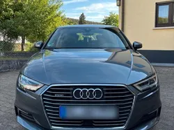 Grau Gebraucht 2018 Audi A3 e-tron Kleinwagen | 17.000 € (Etwas zu teuer)