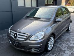 Grau Gebraucht 2010 Mercedes B180 Sport Van / Kleinbus | 7.400 € (Etwas zu teuer)