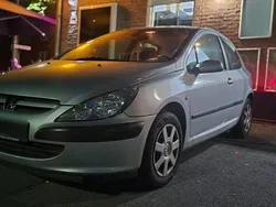 Silber Gebraucht 2007 Peugeot 307 Kleinwagen | 2.550 €