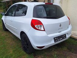 Weiß Gebraucht 2012 Renault Clio IV Night&Day Limousine | 4.200 € (Superpreis)