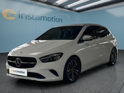 Weiß Gebraucht 2024 Mercedes B200 Van / Kleinbus | 32.699 € (Fairer Preis)