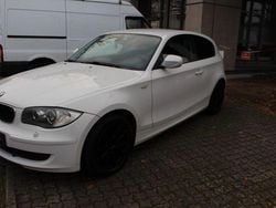 Weiß Gebraucht 2011 BMW 118 Sport Line Kleinwagen | 2.890 € (Guter Preis)
