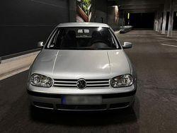 Silber Gebraucht 2001 VW Golf IV Kleinwagen | 1.800 € (Fairer Preis)