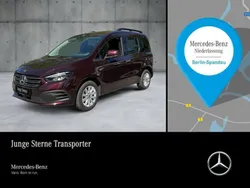 Rot Gebraucht 2024 Mercedes T180 Van / Kleinbus | 30.990 € (Etwas zu teuer)