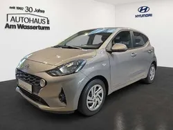Brass / met Gebraucht 2020 Hyundai i10 Select Kleinwagen | 9.490 € (Fairer Preis)