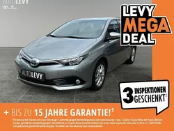 Silber Gebraucht 2018 Toyota Auris Hybrid Limousine | 14.990 € (Fairer Preis)