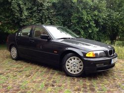 Schwarz metallic Gebraucht 2000 BMW 320 Limousine | 3.700 €