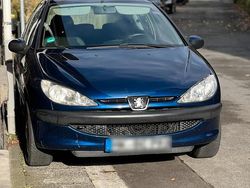 Blau Gebraucht 2000 Peugeot 206 Kleinwagen | 1.480 € (Fairer Preis)