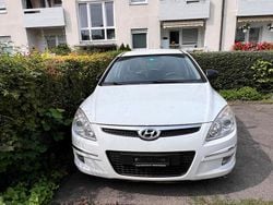 Weiß Gebraucht 2008 Hyundai i30 Kombi | 2.200 € (Fairer Preis)